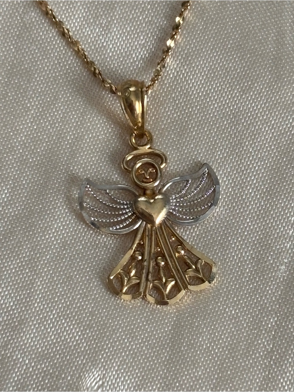 NIB Banter by Piercing Pagoda 10K Two Tone Gold Angel Pendant Necklace Kids Set - Picture 2 of 15
